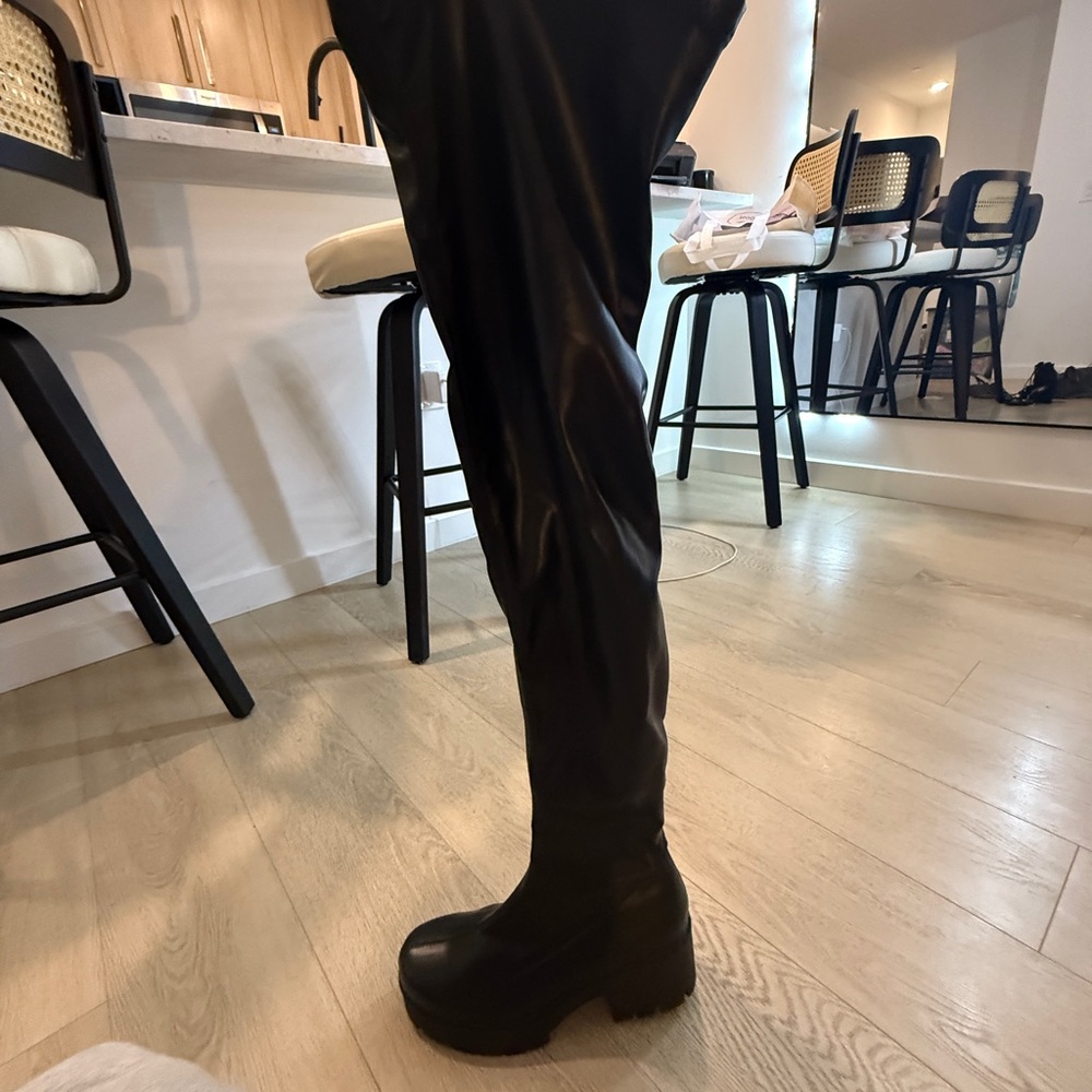 Elegant Black Over the Knee Women's Boots